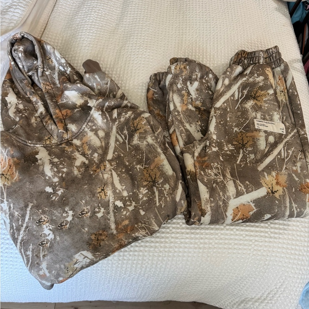 Comfrt Camo Hoodie & Sweatpants set